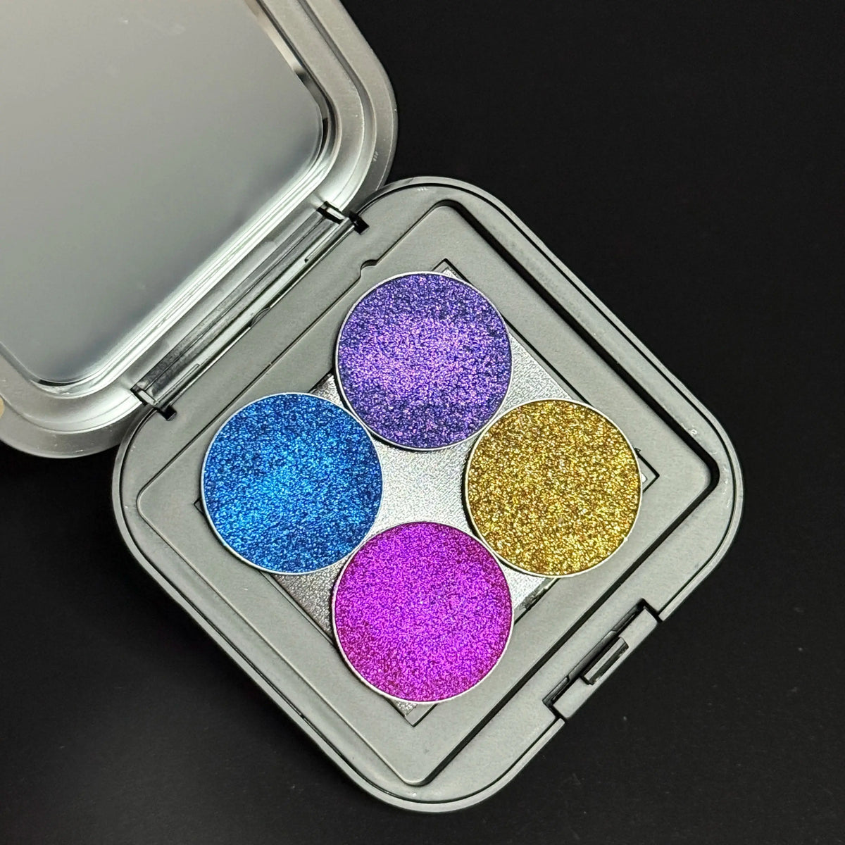 Single Chameleon Eyeshadow Matte Powder Metallic Highgloss Glitter Shimmer Longlasting Combined by Self Gift Disk