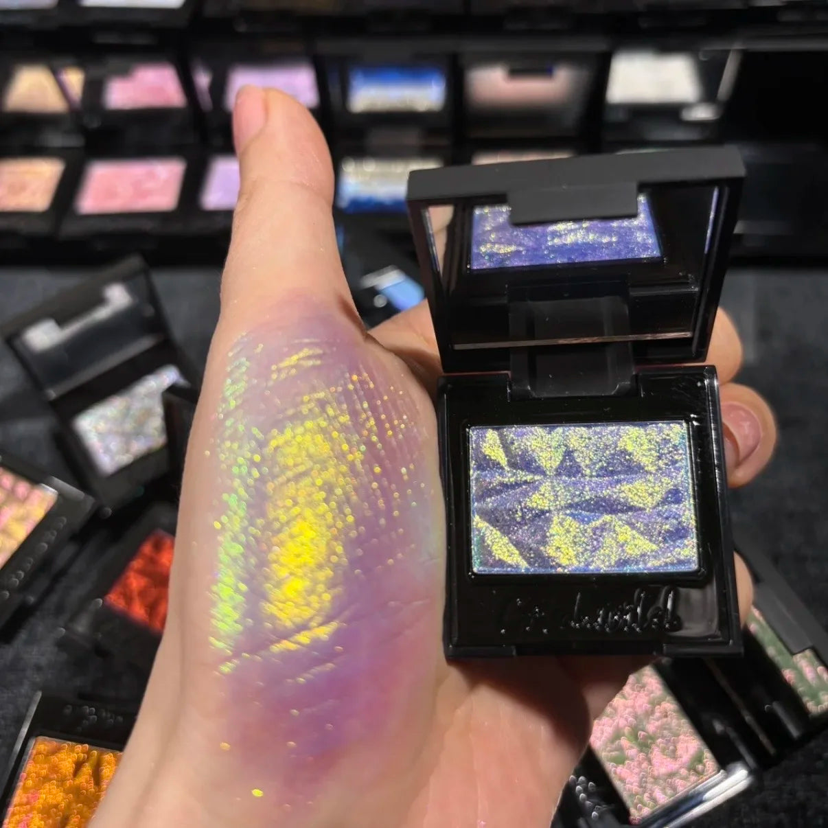 Coldnwild Monochrome Gradual Eye Shadow Chameleon Glitter Blue Purple High Concentration Optical Matching Eyemakeup