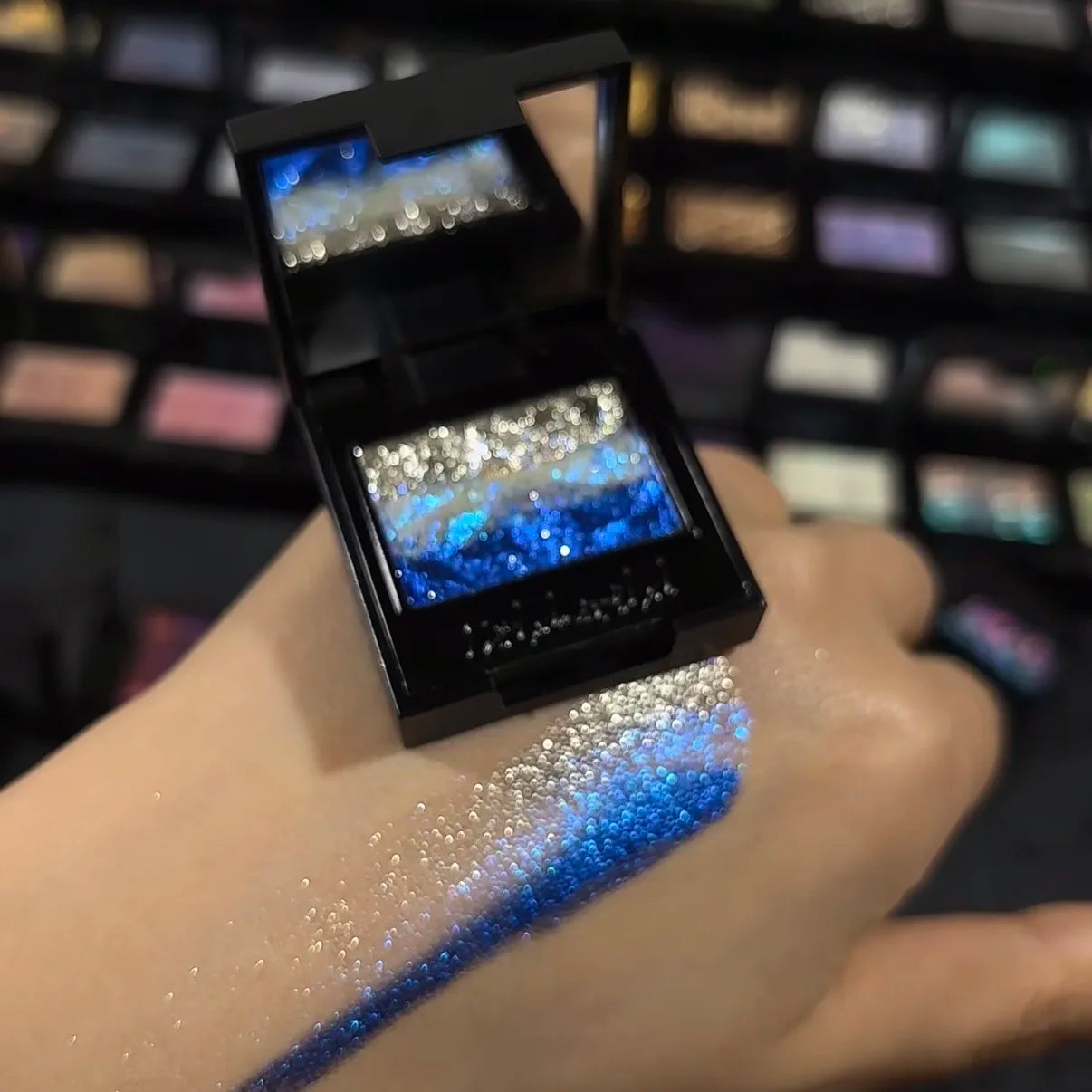 Coldnwild Monochrome Gradual Eye Shadow Chameleon Glitter Blue Purple High Concentration Optical Matching Eyemakeup