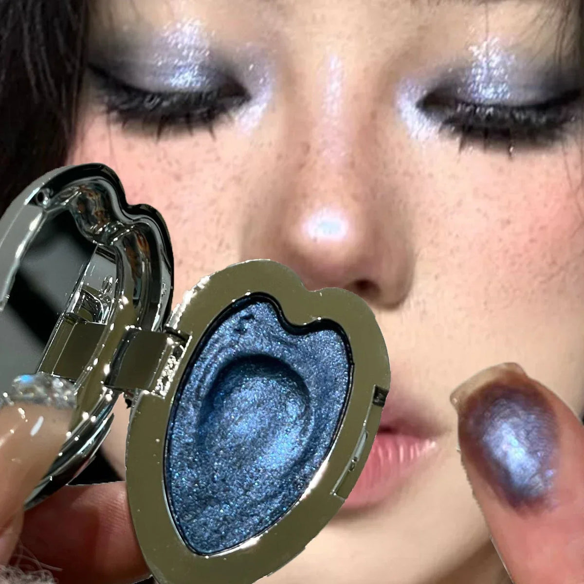 Pearlescent Lavender Eyeshadow Palette Facial Blusher Highlighter Brightening Glitter Heart-shaped Eye Shadow Makeup Cosmetics