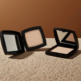 Long Lasting Matte Setting Powder Oil Control Pore Minimizing Flawless Makeup Portable Facial Powder for Smooth Skin Finish