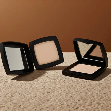 Long Lasting Matte Setting Powder Oil Control Pore Minimizing Flawless Makeup Portable Facial Powder for Smooth Skin Finish