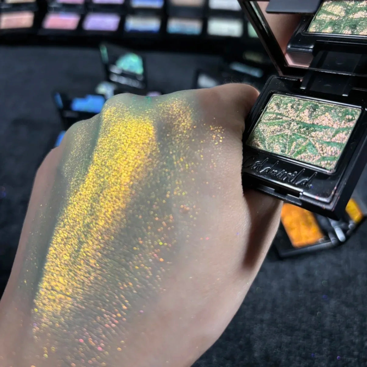 Coldnwild Monochrome Gradual Eye Shadow Chameleon Glitter Blue Purple High Concentration Optical Matching Eyemakeup