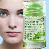 45g Aloe Vera Facial Firming Cream, Natural Aloe Vera Essence, Gentle and Skin-Friendly, Effectively Reduces Fine Lines, Tightens Skin, and Moisturizes Skin