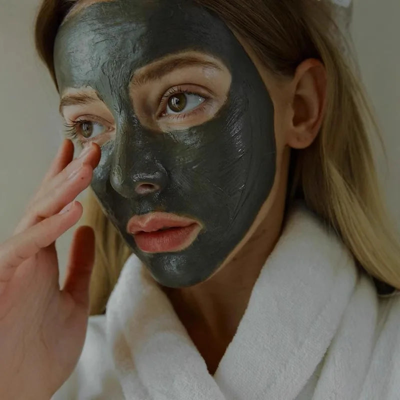 Repair volcanic mud-applied facial mask, cleansing and moisturizing mud-mask, suitable for the face and body, narrows pores and